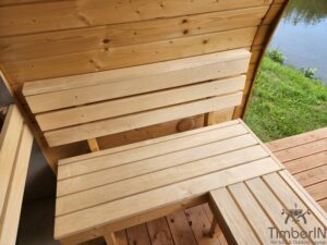 Entrée par le côté + poêle sur le côté + bancs en u (22)