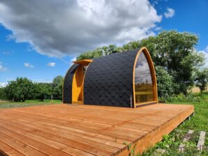 Entrée par le côté + poêle sur le côté + bancs en u (5)