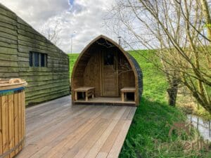 Outdoor home sauna pod (3)