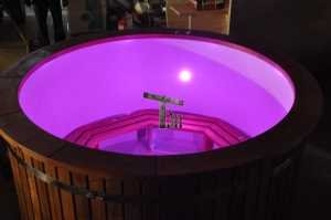 Wooden hot tub Luxury 111