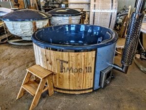 Fiberglass lined outdoor spa with integrated heater Spruce Larch Wellness Deluxe 1