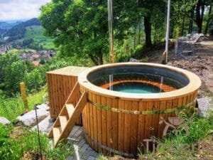 Outdoor wooden hot tub 1 1