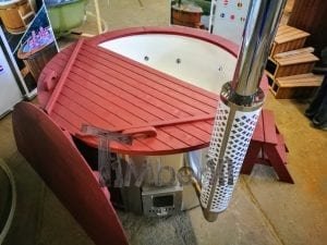 Fiberglass lined outdoor hot tub integrated heater with wood staining in red 4