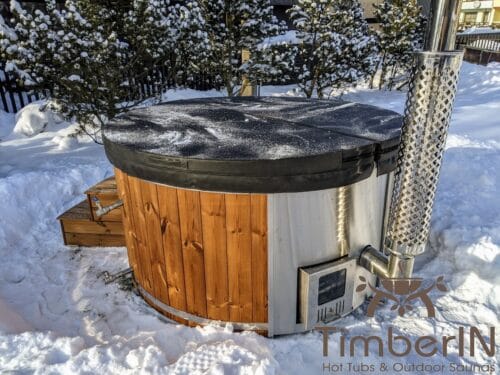 Insulated cover for hot tub