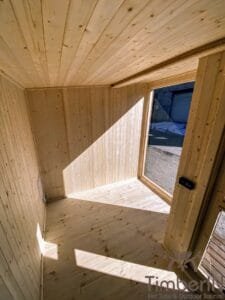 sauna exterieur moderne avec facade en verre 3